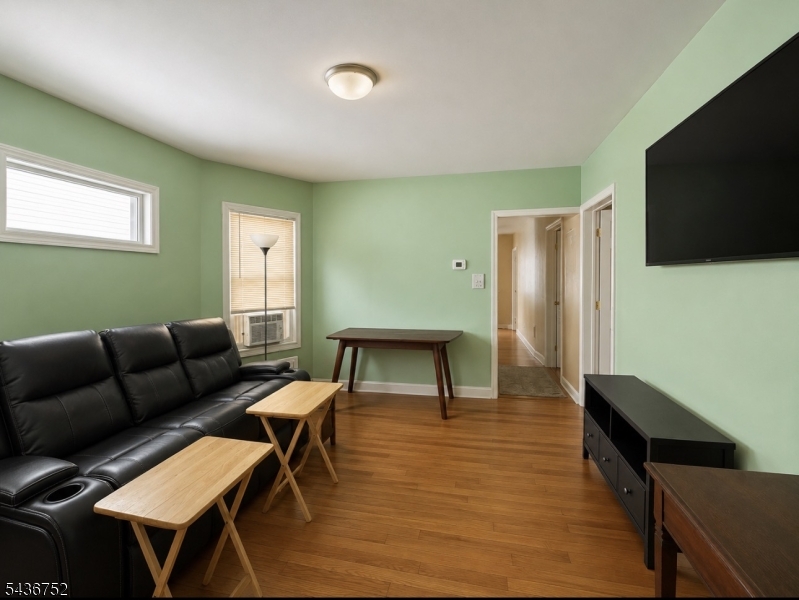 Weequahic section - Residential Income