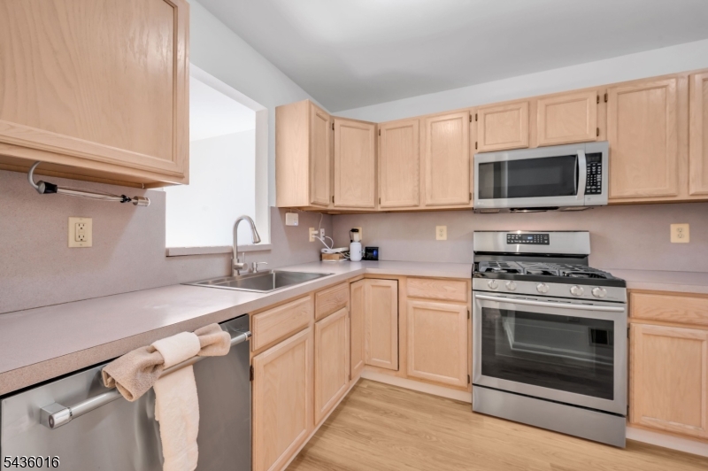 Woodmont Townhomes Randolph - Residential