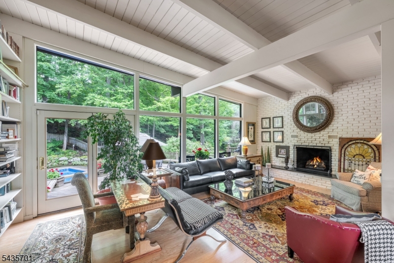 Erskine Lake - Residential