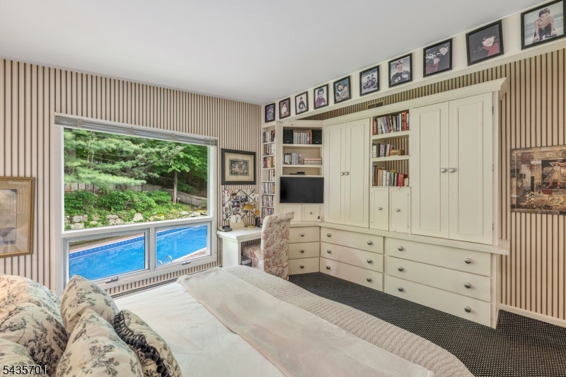 Erskine Lake - Residential