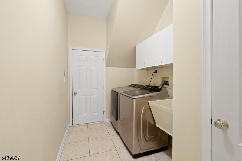Montgomery Chase - Residential