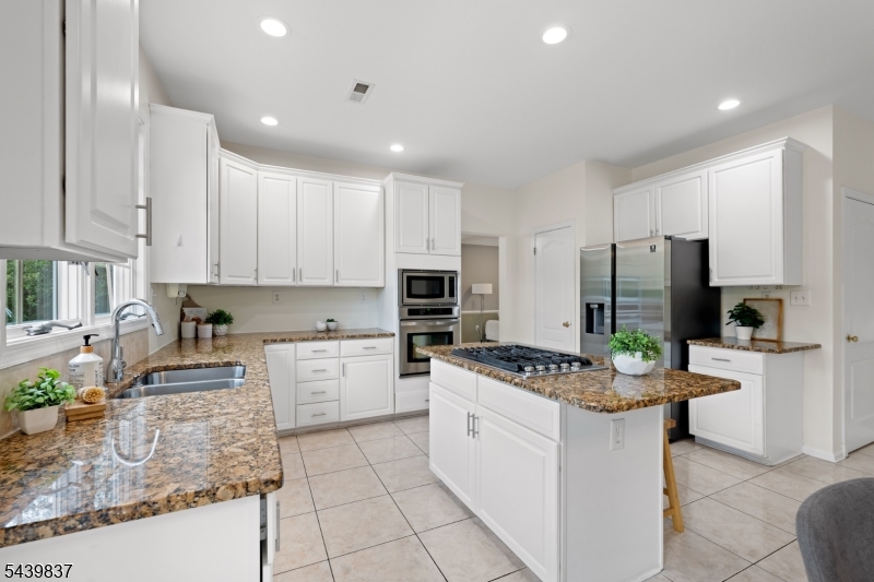 Montgomery Chase - Residential