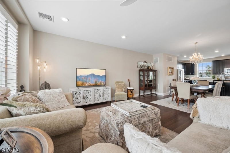 COLLECTION AT MORRISTOWN - Residential