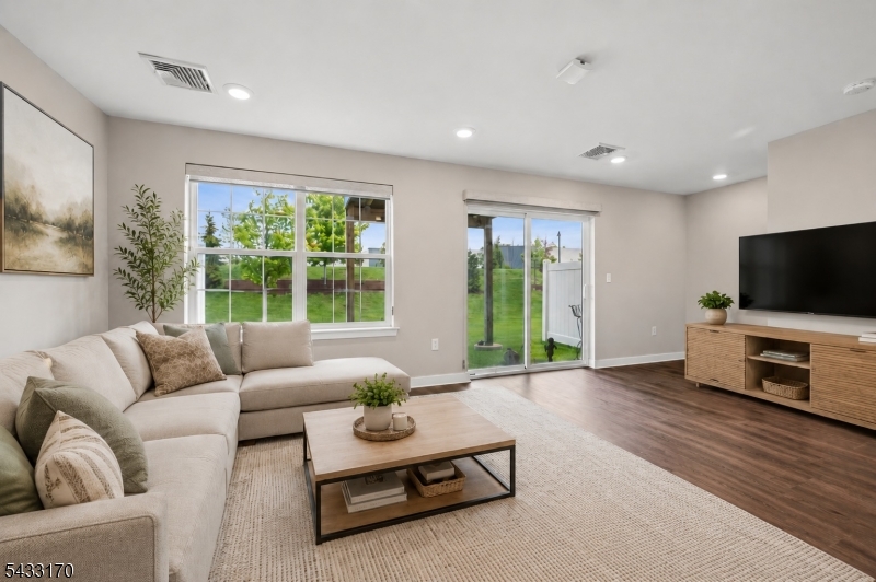 COLLECTION AT MORRISTOWN - Residential