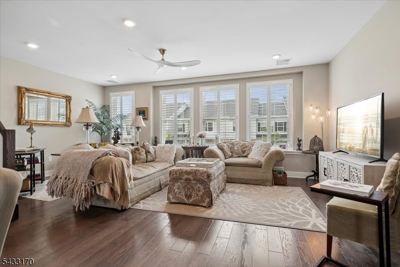 COLLECTION AT MORRISTOWN - Residential