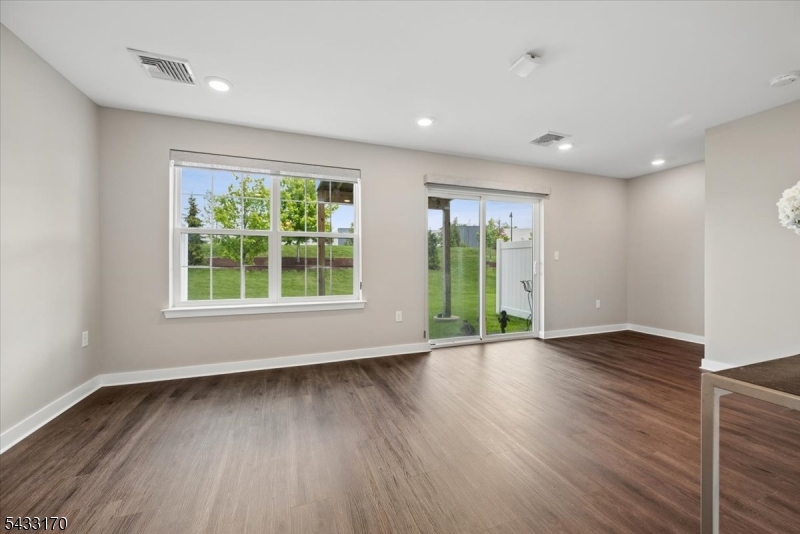 COLLECTION AT MORRISTOWN - Residential