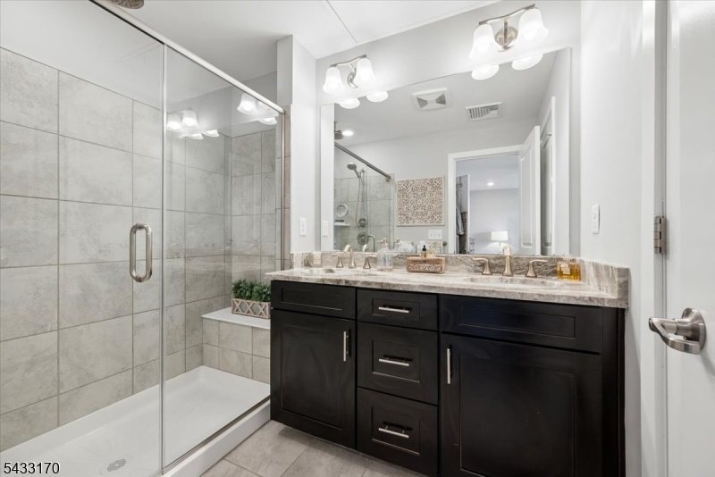COLLECTION AT MORRISTOWN - Residential