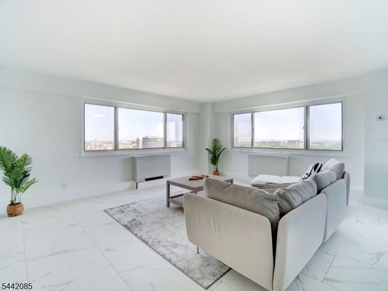 Harrison Park Towers - Residential