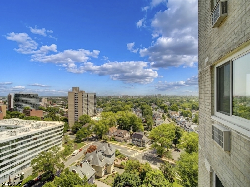 Harrison Park Towers - Residential