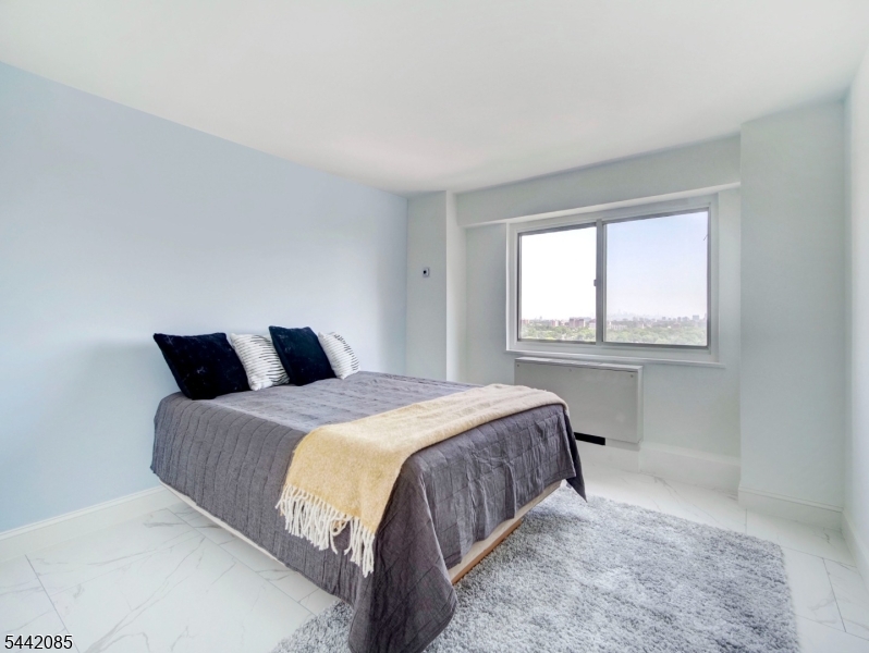 Harrison Park Towers - Residential