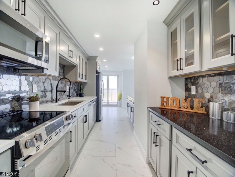 Harrison Park Towers - Residential