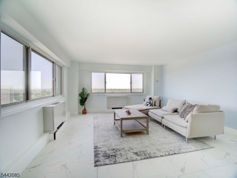 Harrison Park Towers - Residential