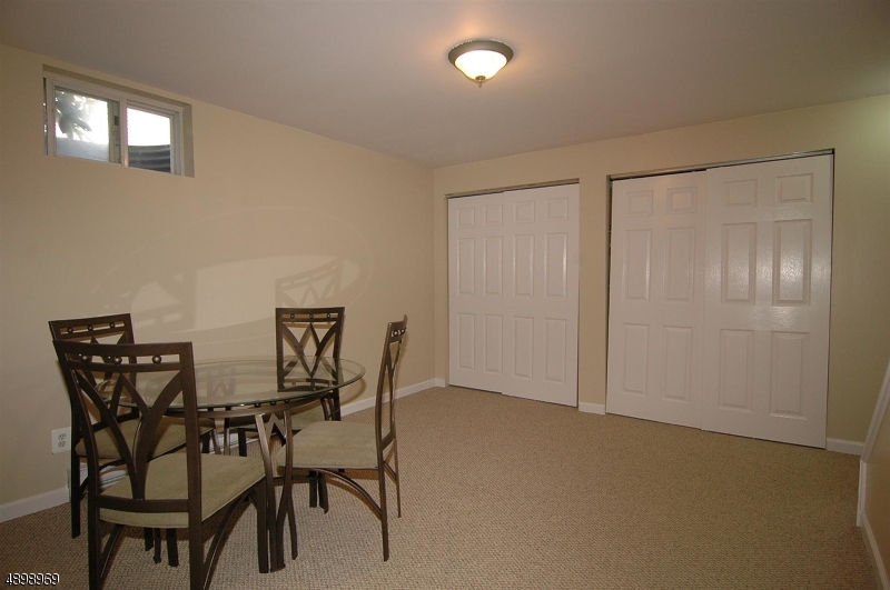 POETS PEAK - Residential