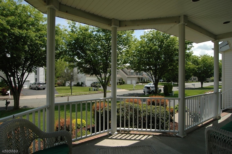 POETS PEAK - Residential