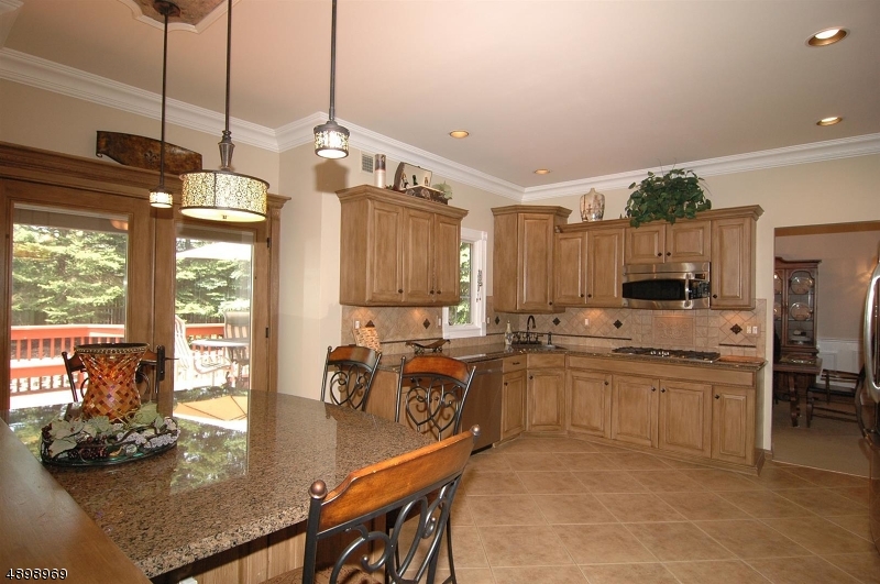 POETS PEAK - Residential