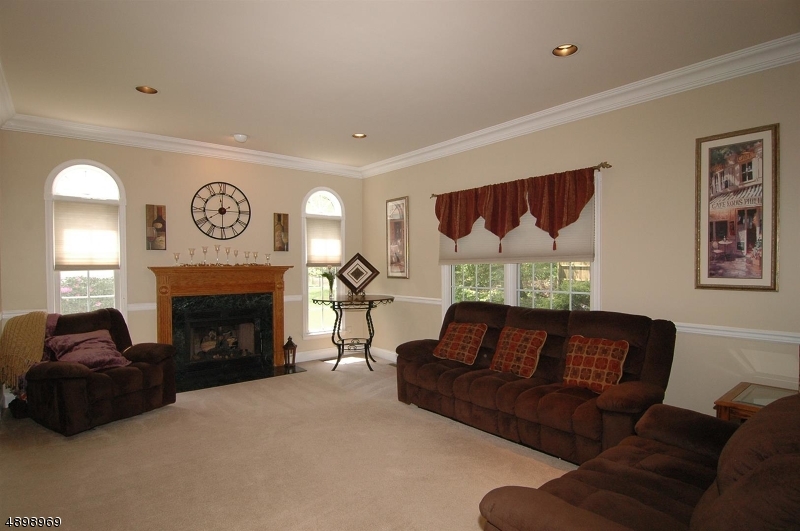 POETS PEAK - Residential