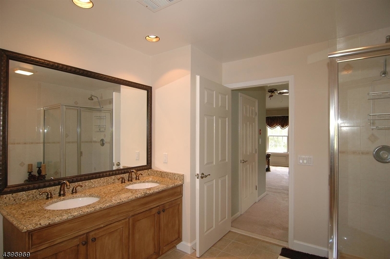 POETS PEAK - Residential