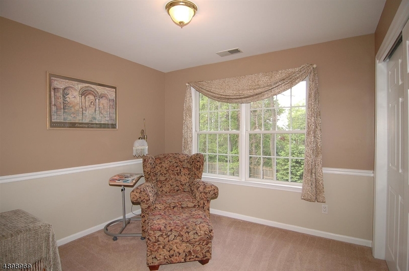 POETS PEAK - Residential