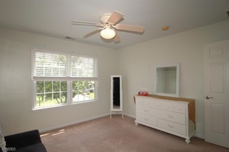 POETS PEAK - Residential