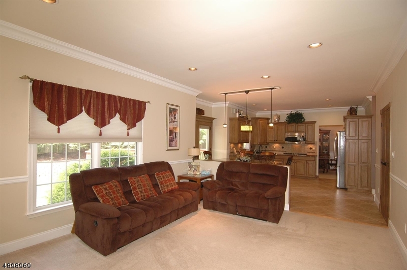 POETS PEAK - Residential
