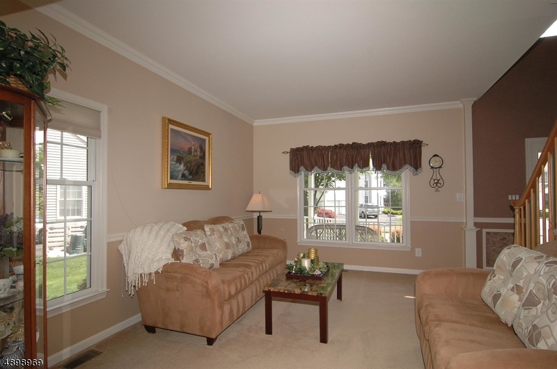 POETS PEAK - Residential