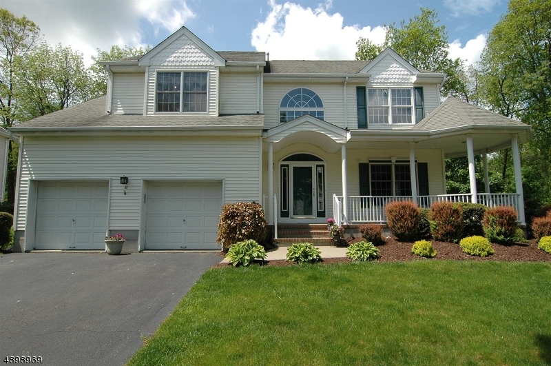 POETS PEAK - Residential