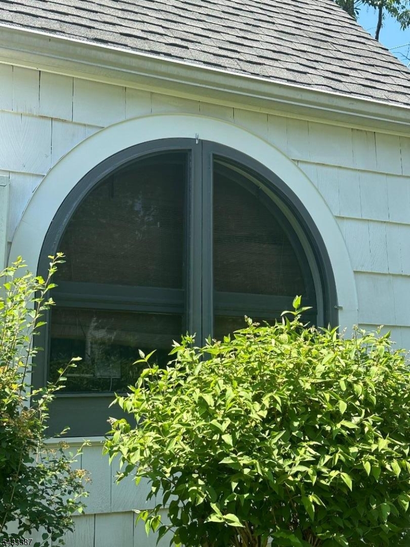 Near Border of Millburn/SH - Residential