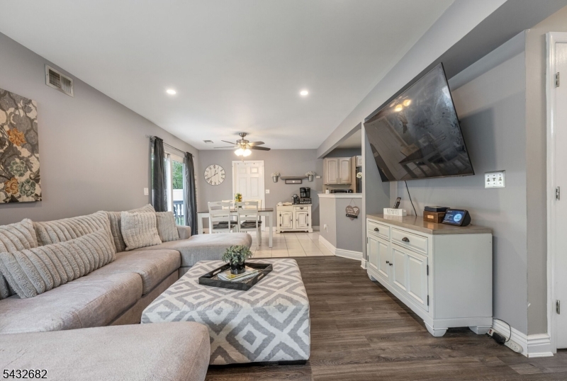 WATERS EDGE - Residential