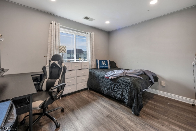 WATERS EDGE - Residential