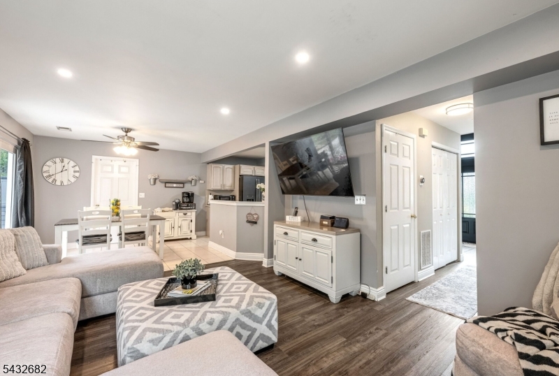 WATERS EDGE - Residential