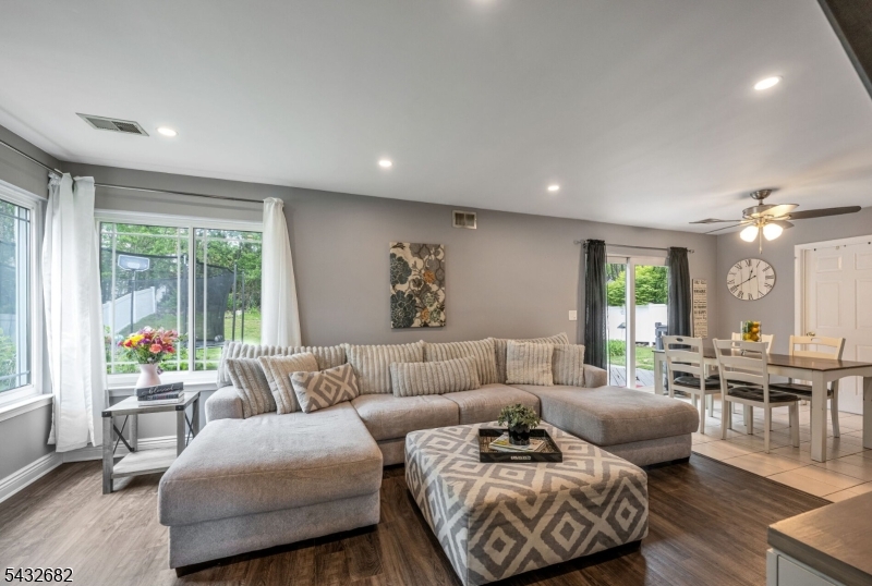 WATERS EDGE - Residential