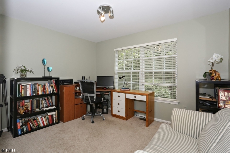 POETS PEAK - Residential
