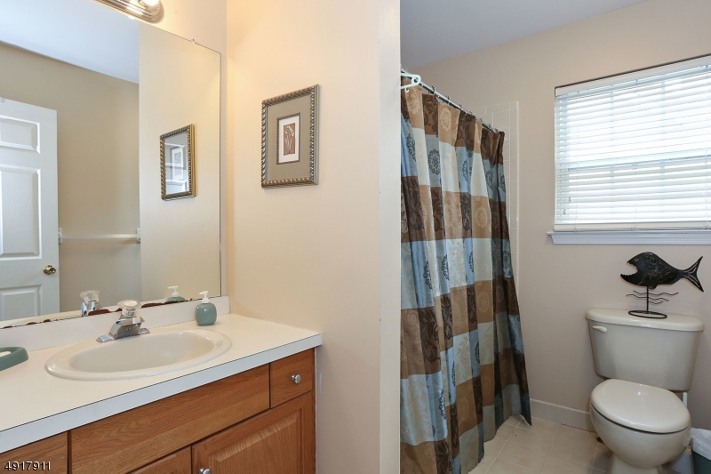 POETS PEAK - Residential
