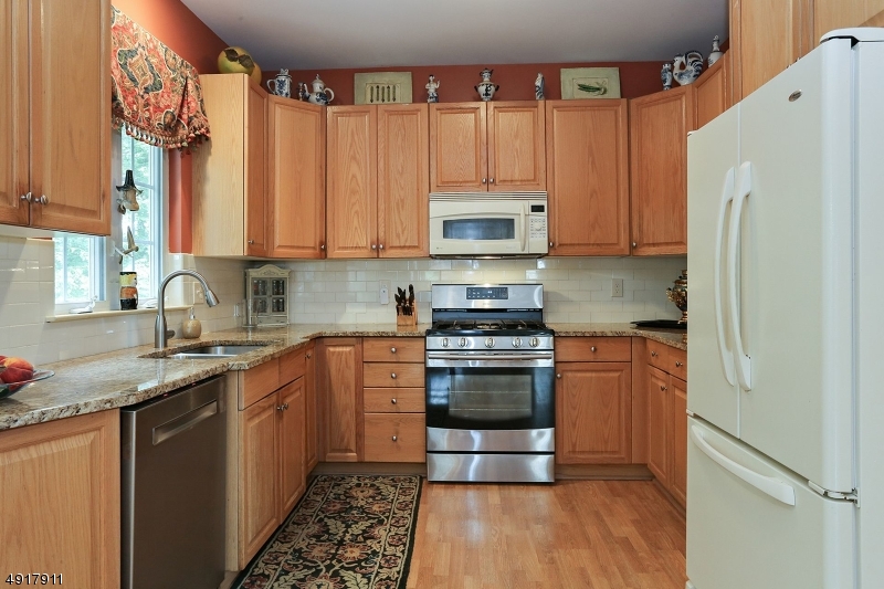 POETS PEAK - Residential