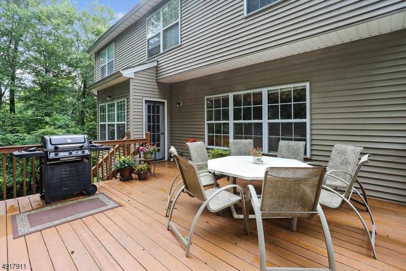 POETS PEAK - Residential