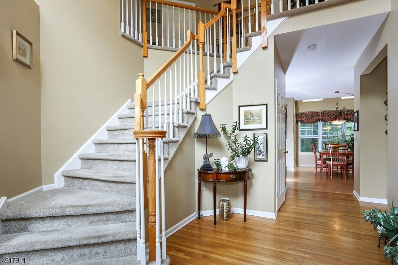 POETS PEAK - Residential