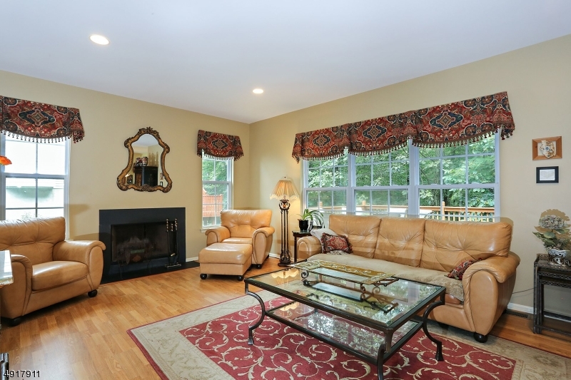 POETS PEAK - Residential