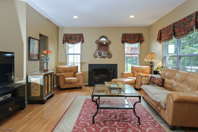 POETS PEAK - Residential