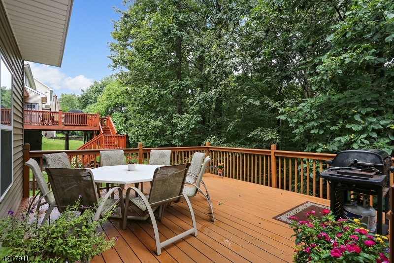 POETS PEAK - Residential