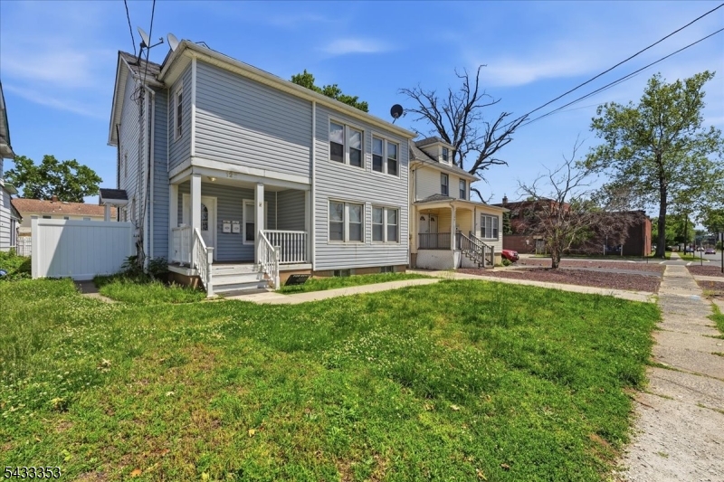 Beautiful 1st-floor apartment in Middlesex, NJ, featuring 2 spacious bedrooms, 2 full bathrooms, and an additional basement space perfect for storage. This well-maintained unit offers a bright and functional layout with generous living space, a convenient location, and easy access to shopping, dining, schools, and major highways. Basement access provides excellent extra storage space. Ideal for tenants looking for comfort and convenience in a desirable Middlesex neighborhood.