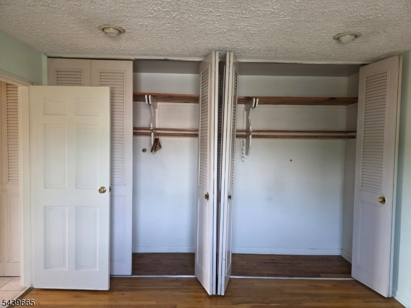 MANOR I CONDO - Residential