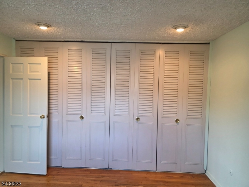 MANOR I CONDO - Residential