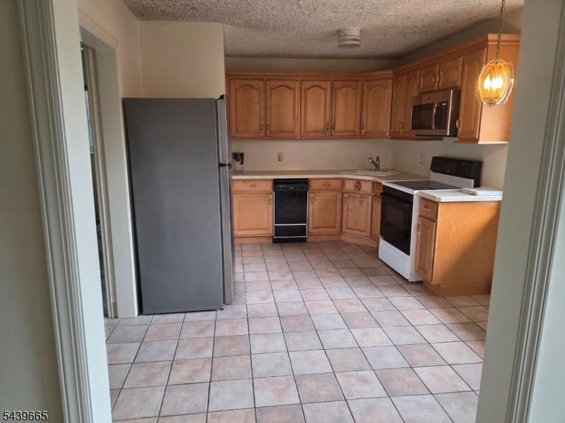 MANOR I CONDO - Residential