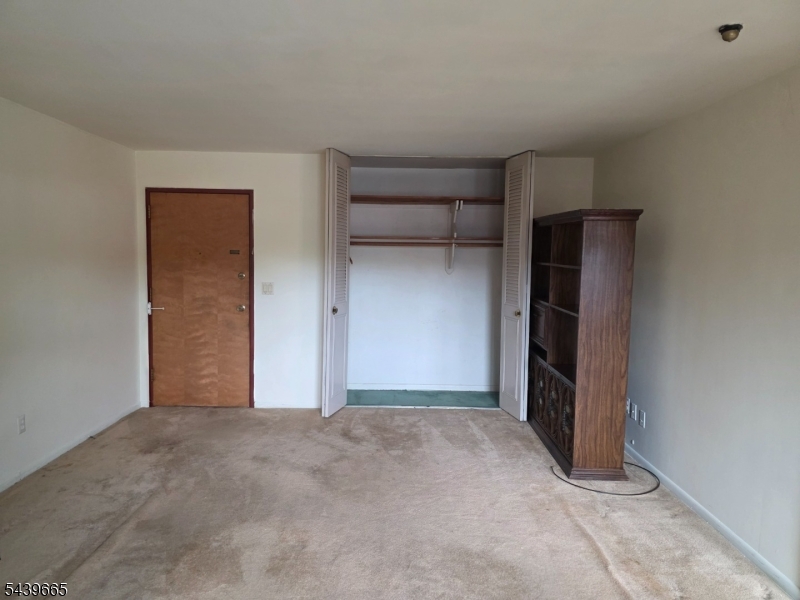 MANOR I CONDO - Residential