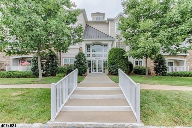 SOMERSET RUN - Residential