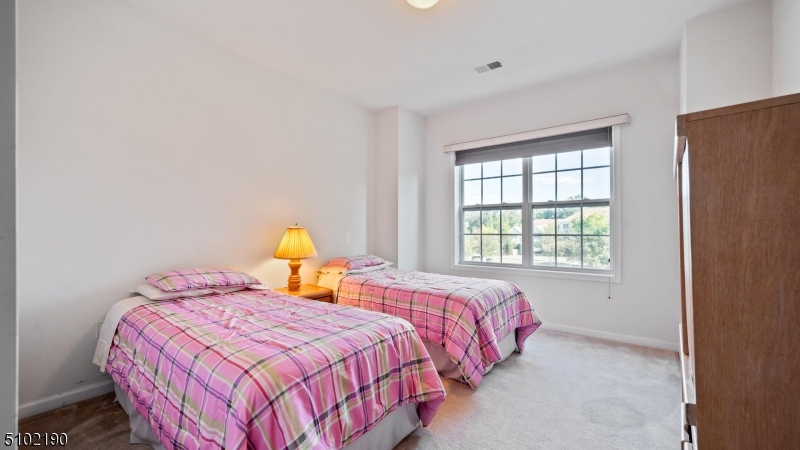 SOMERSET RUN - Residential
