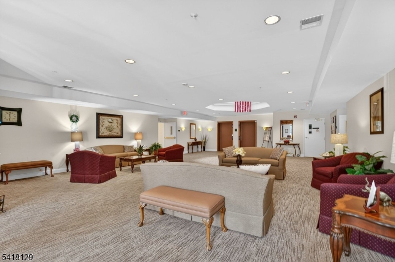 Fox Hills - Residential
