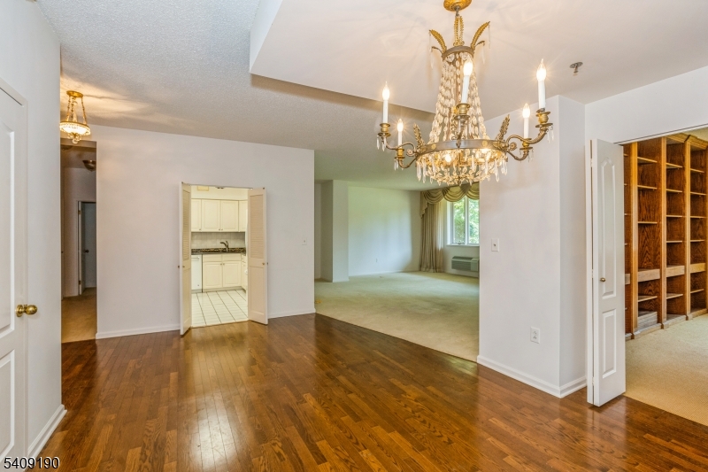 Crown View Manor - Residential