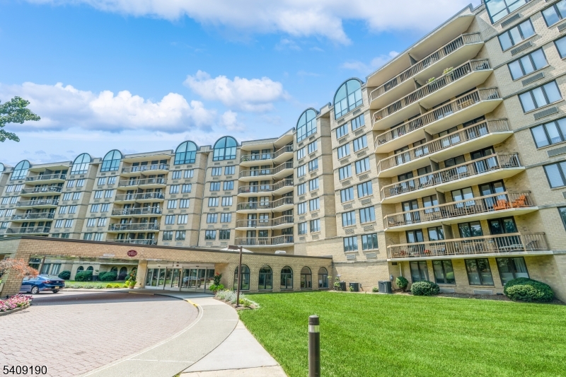 Crown View Manor - Residential
