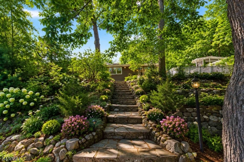 Skyline Lakes Section - Residential